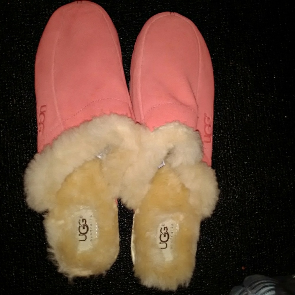 UGG PINK CLOGS